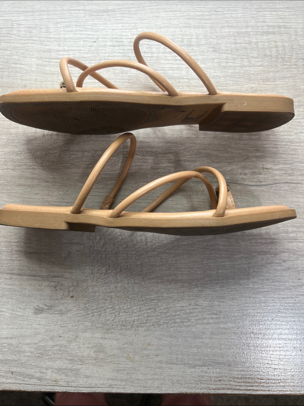 Steve Madden  Size 7 Tan Strappy Slide Sandals with Gold Knot - Picture 3 of 4